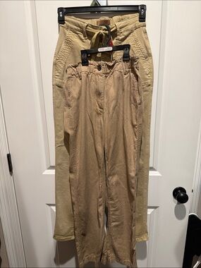 Women khaki bundle: 2/$20